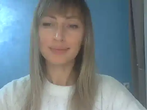 Snapshot of EffectMaya chatting on February 25, 7:56 pm EffectMaya online show from February 25, 7:56 pm