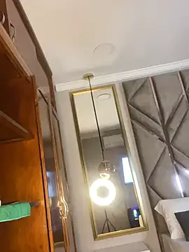 Snapshot of Emma-Conti chatting on January 4, 11:43 am Emma-Conti online show from January 4, 11:43 am