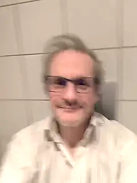 Snapshot of Zed0l1Mod chatting on February 17, 2:37 pm Zed0l1Mod online show from February 17, 2:37 pm