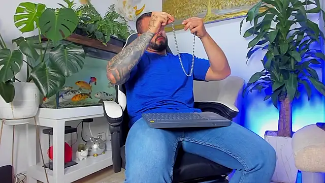 Johnnygrayson1 online show from March 25, 1:33 am