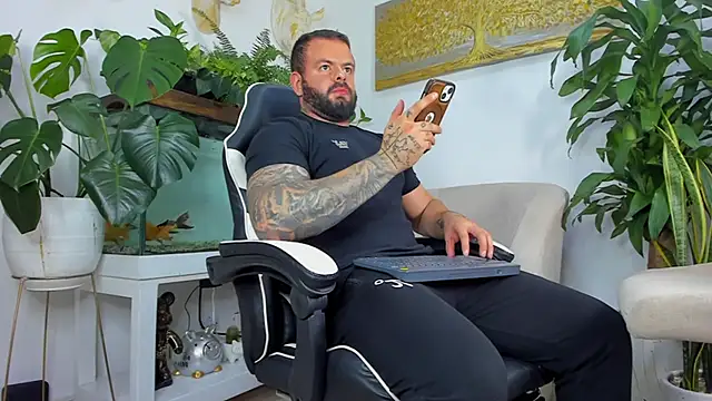 Johnnygrayson1 online show from March 31, 1:40 am