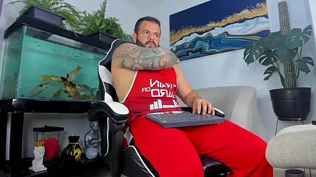 Snapshot of Johnnygrayson1 chatting on June 5, 12:28 am Johnnygrayson1 online show from June 5, 12:28 am