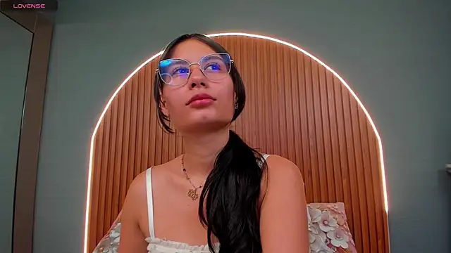 NayeCloud online show from November 22, 3:49 am