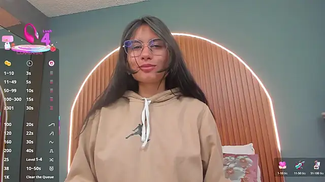 NayeCloud online show from December 22, 3:47 am