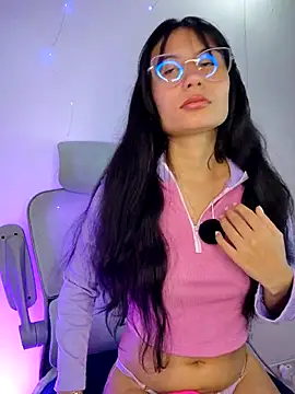 NayeCloud online show from April 1, 8:50 pm