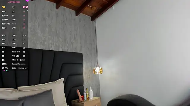 Snapshot of Sabrina_Lennox chatting on February 25, 10:50 pm Sabrina Lennox online show from February 25, 10:50 pm