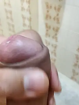 Snapshot of carvalhesco chatting on February 8, 1:53 am carvalhesco online show from February 8, 1:53 am