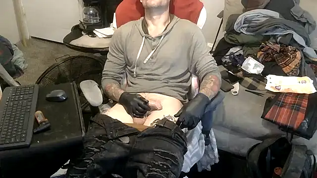 TheOneYouLove69 online show from February 4, 8:58 pm