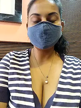 Snapshot of HaaniKaur chatting on January 16, 8:00 am HaaniKaur online show from January 16, 8:00 am