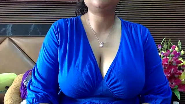 Snapshot of HaaniKaur chatting on September 12, 7:08 am HaaniKaur online show from September 12, 7:08 am