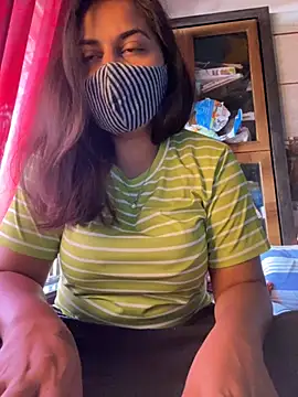 HaaniKaur online show from December 3, 7:49 am