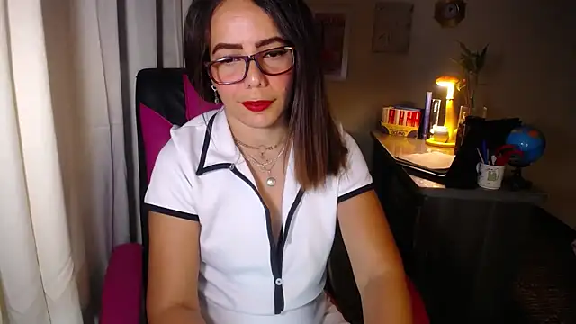 danielle rose 1 online show from March 27, 5:01 pm