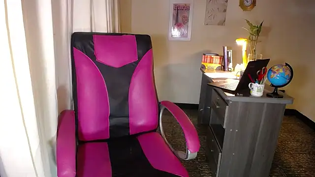 danielle rose 1 online show from March 31, 3:45 pm