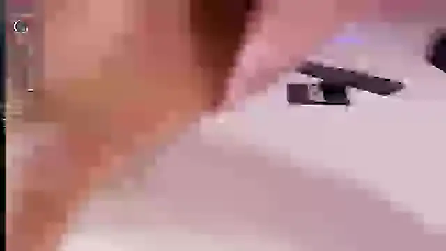 Snapshot of AmberMoss_ chatting on March 9, 6:50 am AmberMoss online show from March 9, 6:50 am