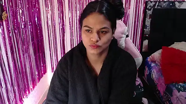 Snapshot of SweetAlmaa chatting on June 1, 9:55 am SweetAlmaa online show from June 1, 9:55 am
