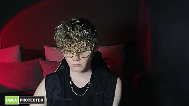 Keytaro online show from March 31, 1:33 pm