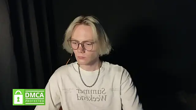Snapshot of Keytaro chatting on July 9, 12:53 pm Keytaro online show from July 9, 12:53 pm
