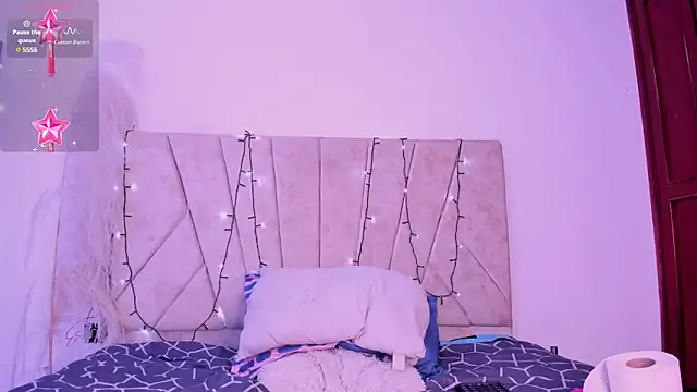 Snapshot of Kaela18 chatting on December 18, 4:17 pm Kaela18 online show from December 18, 4:17 pm