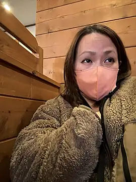 Snapshot of annna_annna_2024 chatting on February 20, 7:21 am annna annna 2024 online show from February 20, 7:21 am