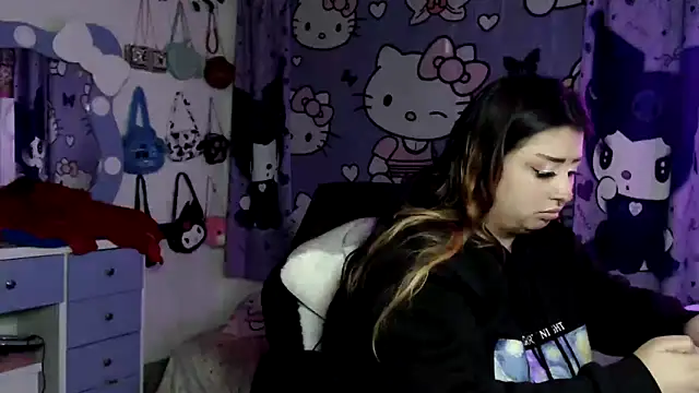 Snapshot of lussyevans24 chatting on January 18, 5:55 am lussyevans24 online show from January 18, 5:55 am