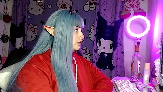 Snapshot of lussyevans24 chatting on February 1, 5:28 am lussyevans24 online show from February 1, 5:28 am