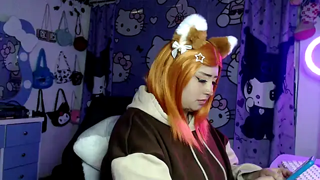 Snapshot of lussyevans24 chatting on February 13, 2:51 am lussyevans24 online show from February 13, 2:51 am