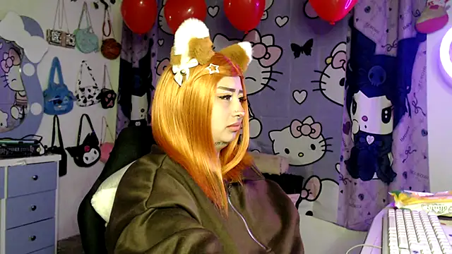 Snapshot of lussyevans24 chatting on February 16, 4:19 am lussyevans24 online show from February 16, 4:19 am