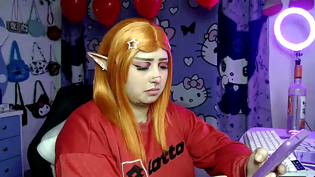 Snapshot of lussyevans24 chatting on February 19, 2:07 am lussyevans24 online show from February 19, 2:07 am