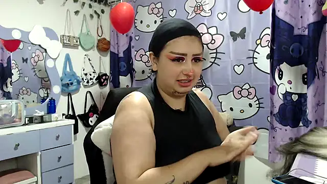 Snapshot of lussyevans24 chatting on February 20, 5:37 am lussyevans24 online show from February 20, 5:37 am