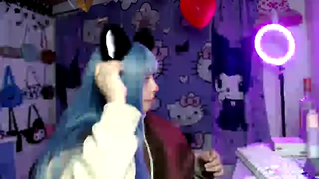 Snapshot of lussyevans24 chatting on February 23, 4:10 am lussyevans24 online show from February 23, 4:10 am