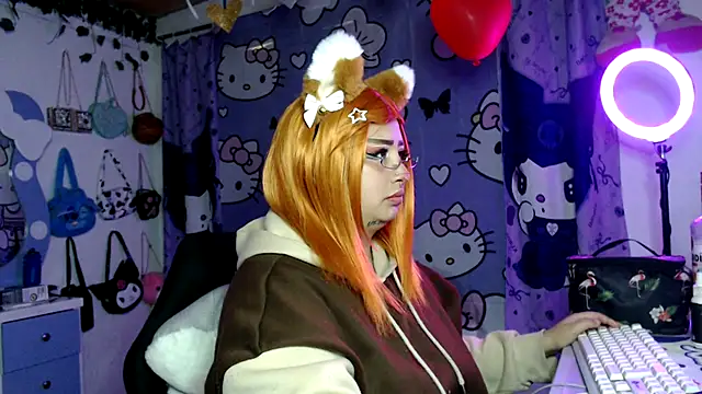 Snapshot of lussyevans24 chatting on February 24, 4:10 am lussyevans24 online show from February 24, 4:10 am