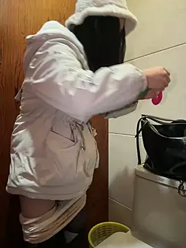 Snapshot of Asia-Melody chatting on February 18, 11:33 am Asia-Melody online show from February 18, 11:33 am