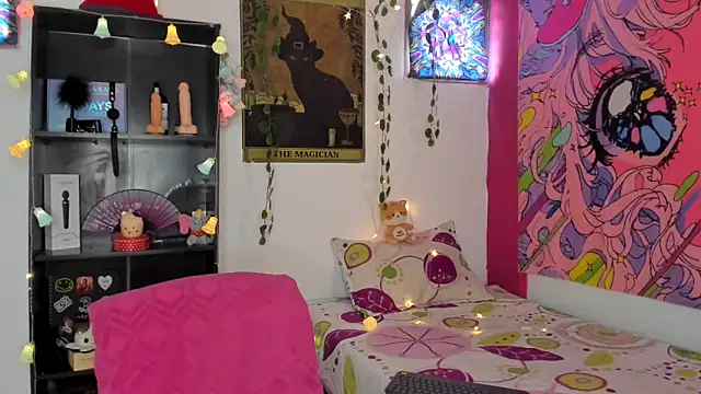 kittyzenn online show from March 11, 7:47 pm