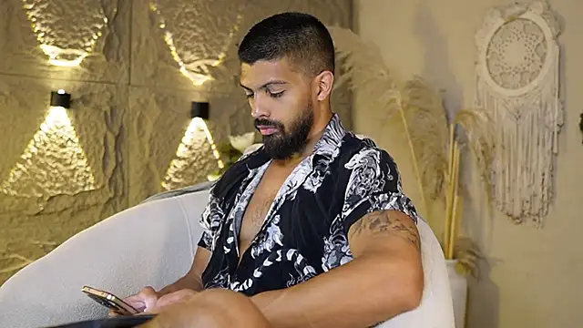DannSaenz online show from May 29, 11:08 am