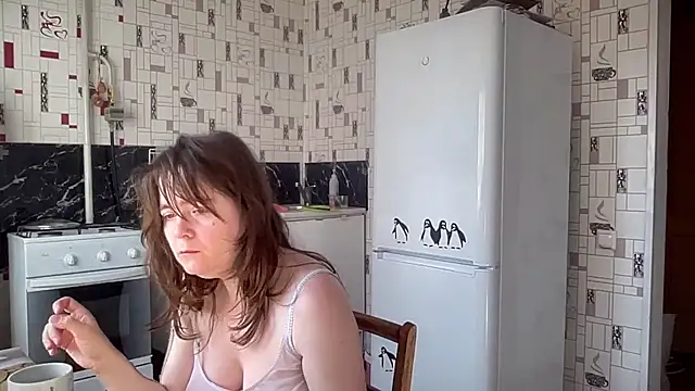 Diamond Tyler online show from June 18, 4:02 am