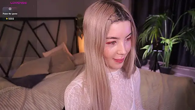 LindaThacker online show from March 27, 8:26 am