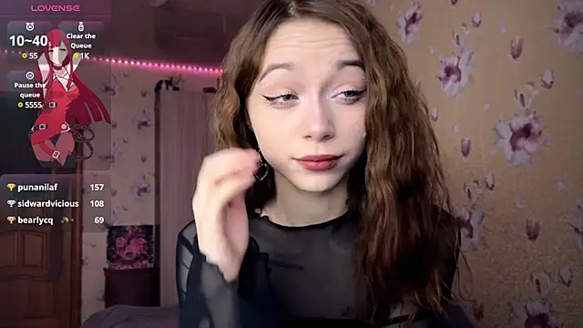 Snapshot of _SofiaBrown chatting on February 12, 4:44 am  SofiaBrown online show from February 12, 4:44 am