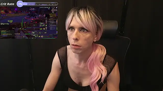 Snapshot of april_show_her chatting on September 13, 4:40 pm april show her online show from September 13, 4:40 pm