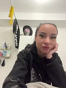 Snapshot of cara_mella chatting on March 3, 7:36 am cara mella online show from March 3, 7:36 am