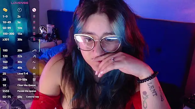 luna palmerau online show from July 7, 12:53 pm