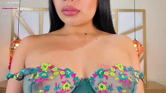 Snapshot of CarolineMaldonado chatting on February 21, 6:37 pm CarolineMaldonado online show from February 21, 6:37 pm