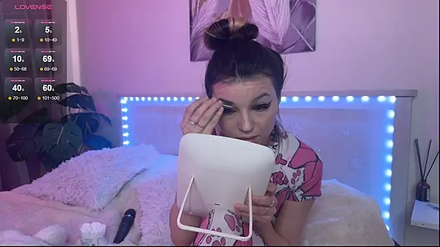 Veronica leal online show from March 31, 6:25 am