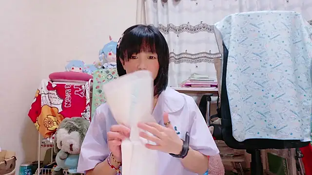 Snapshot of renapiyon8182 chatting on December 14, 7:57 pm renapiyon8182 online show from December 14, 7:57 pm