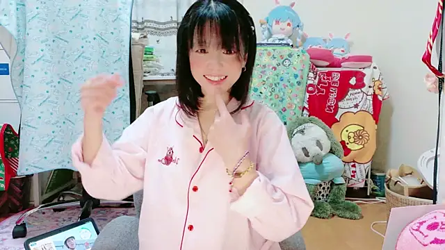 Snapshot of renapiyon8182 chatting on March 7, 7:27 pm renapiyon8182 online show from March 7, 7:27 pm