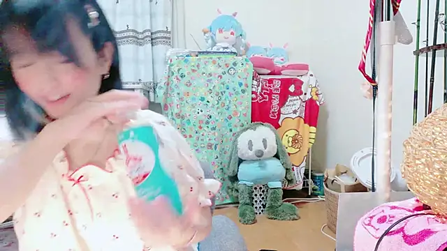 Snapshot of renapiyon8182 chatting on March 11, 7:36 pm renapiyon8182 online show from March 11, 7:36 pm