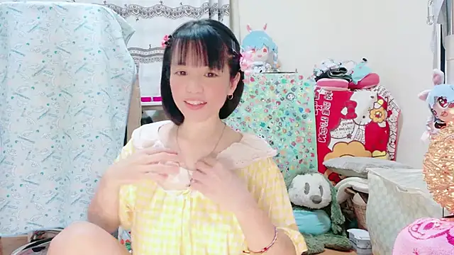 Snapshot of renapiyon8182 chatting on October 1, 6:47 pm renapiyon8182 online show from October 1, 6:47 pm