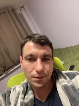 Snapshot of shufflercat chatting on February 14, 11:56 pm shufflercat online show from February 14, 11:56 pm