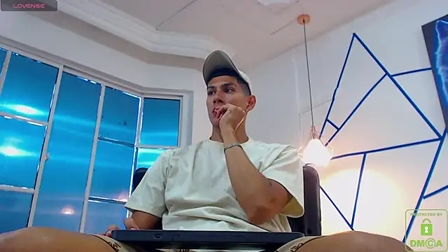 Valerio 20 online show from December 11, 8:39 pm