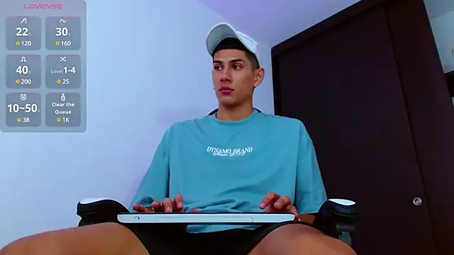 Valerio 20 online show from February 15, 8:22 pm