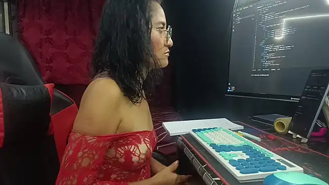 Snapshot of AdelinaMiran90 chatting on November 13, 3:38 am AdelinaMiran90 online show from November 13, 3:38 am